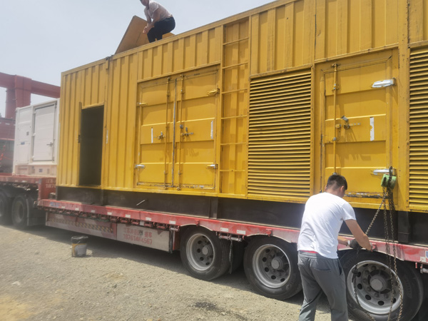 垫江除了负载情况和发动机维护，还有哪些因素会影响 200kw 柴油发电机的油耗？