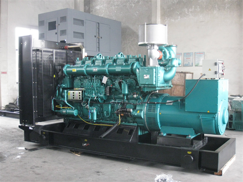 垫江200KW 柴油发电机的油耗是多少？