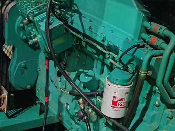 垫江如何确定新的发电机组控制系统是否与原系统兼容？