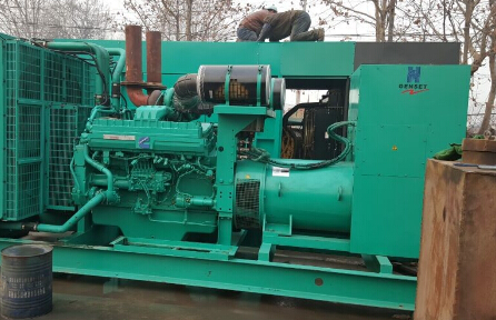 垫江发电机组如何判断水冷式机油散热器内部是否需要清洗？